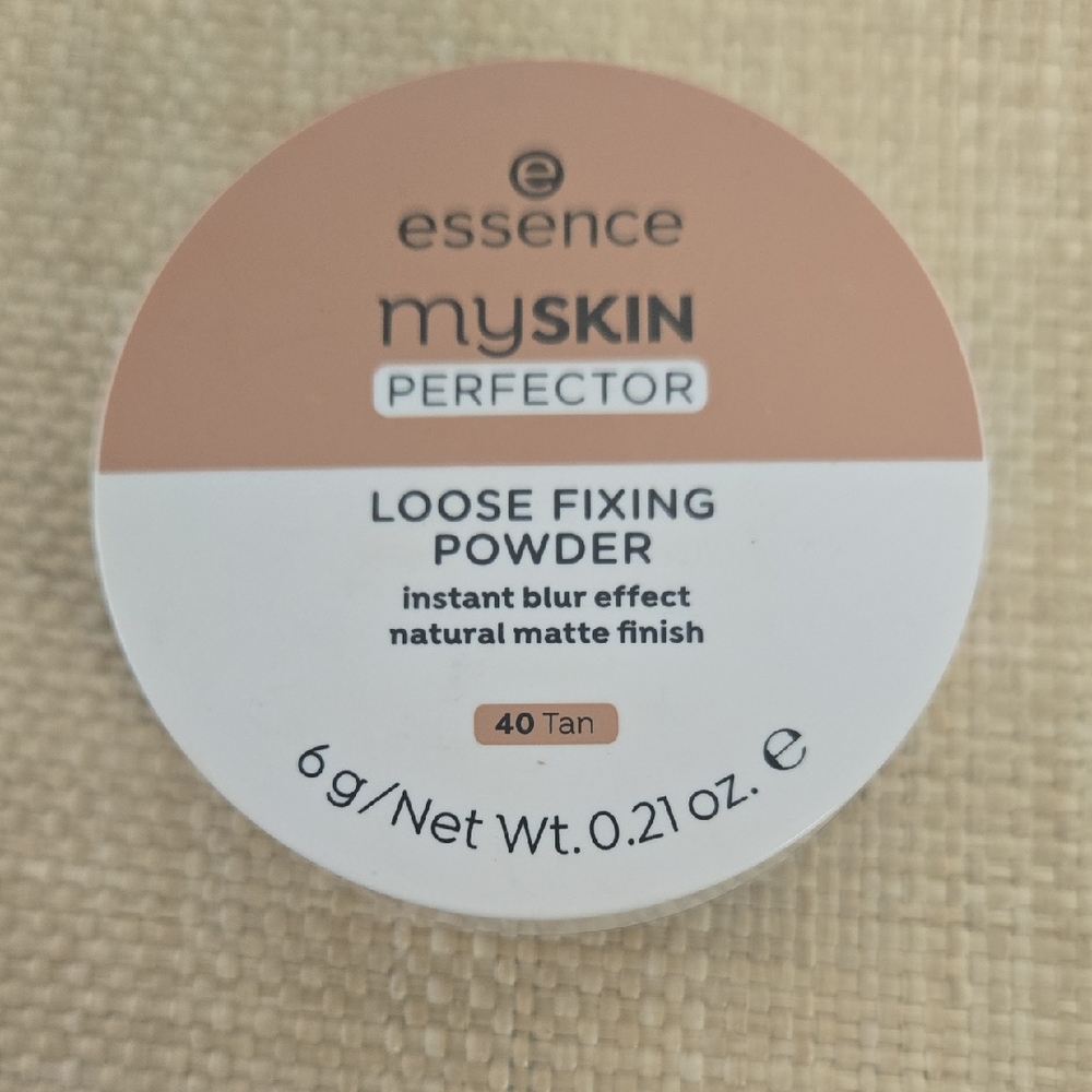 essence mySKIN Perfector Loose Fixing Powder - Tan (40)